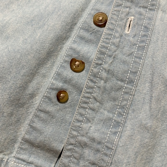 Vintage, Warner Bros studio denim shirt men’s Size S. 1button slightly damaged. - Picture 5 of 5